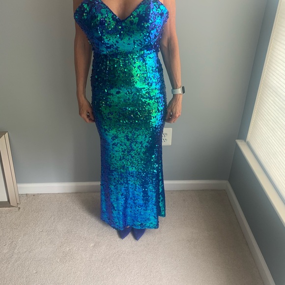 Sequin gown with matching blue suede shoes - Picture 6 of 9